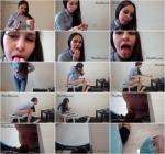 Alina eats strawberries and pooping in mouth toilet slave - Femdom Scat [FullHD, 1080p] [Scat]