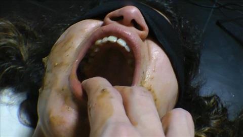 Karina Cruel - Scat Swallow Real Homemade Without Cameraman [FullHD, 1080p]