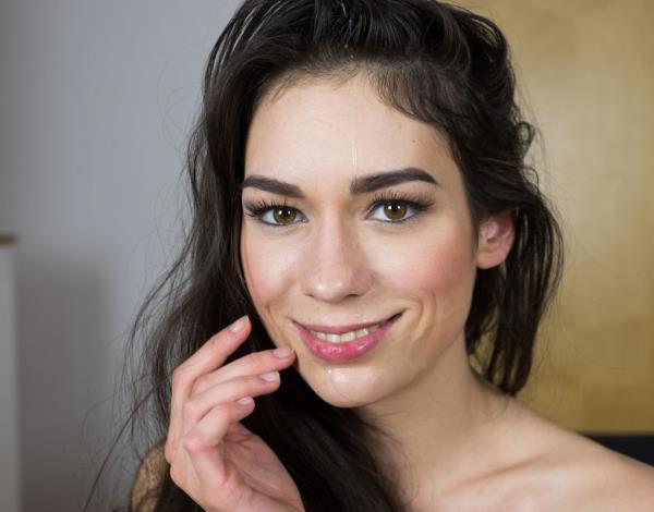 Arwen Gold - Czech VR Casting 048 - Arwen Gold (2019/UltraHD 2K)