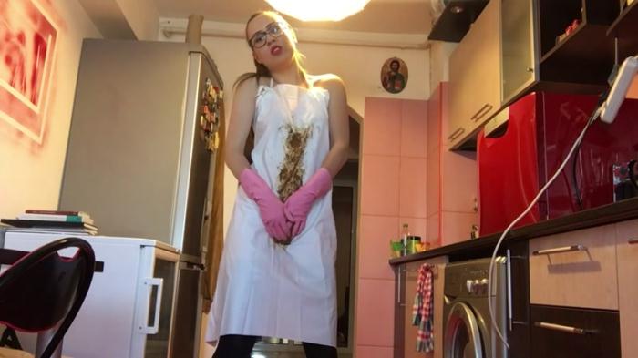 Scat Porn: Teeen Girl - Rubber gloves and PVC apron - Solo (FullHD/1080p/1.09 GB) 24.07.2016