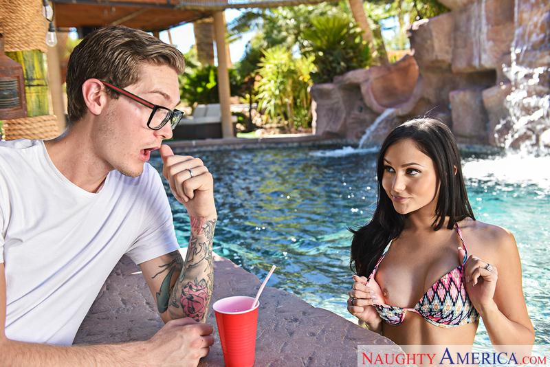 Ariana Marie - Hardcore with Brunette [SD] (202 MB)