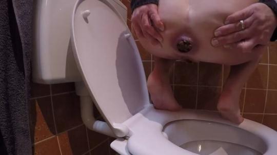 Scat Porn: Old school Kloschiss - Solo in Toilet (FullHD/1080p/59.3 MB) 23.11.2016