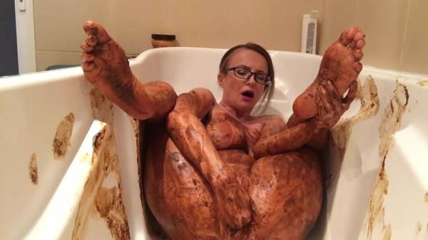 Smearing in bathtub - Extreme Anal Fisting with Shit (FullHD 1080p)