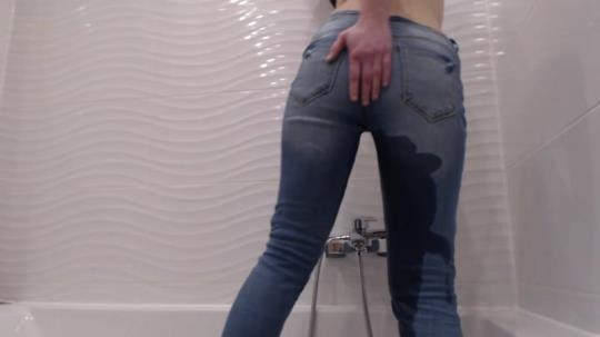 Scat Porn: Big load into my blue jeans - Solo (FullHD/1080p/638 MB) 16.05.2017