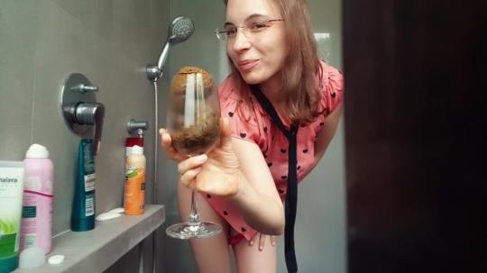 Scat Porn: A Toast to our Friendship - Solo Scat (FullHD/1080p/713 MB) 26.05.2017